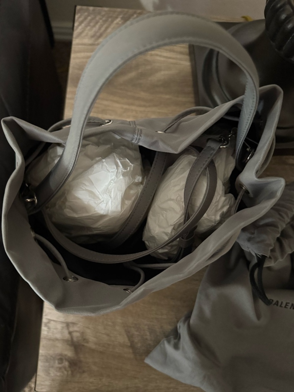 BALENCIAGA WOMEN'S WHEEL SMALL DRAWSTRING BUCKET BAG IN GREY - Picture 6 of 11